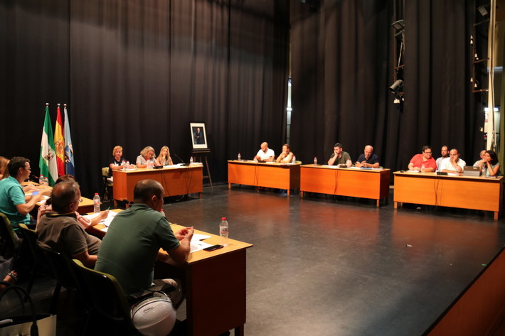 El Pleno dio luz verde a la tramitación de una parcela de más de 10.000 m2 para un nuevo IES en La Herradura.